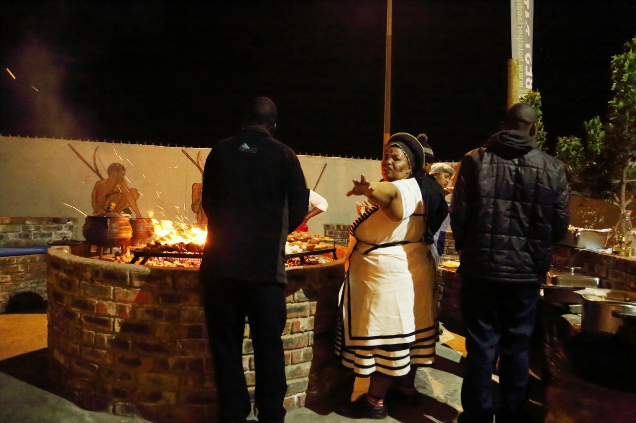 The Backpack Shack Vandrarhem Mossel Bay Exteriör bild