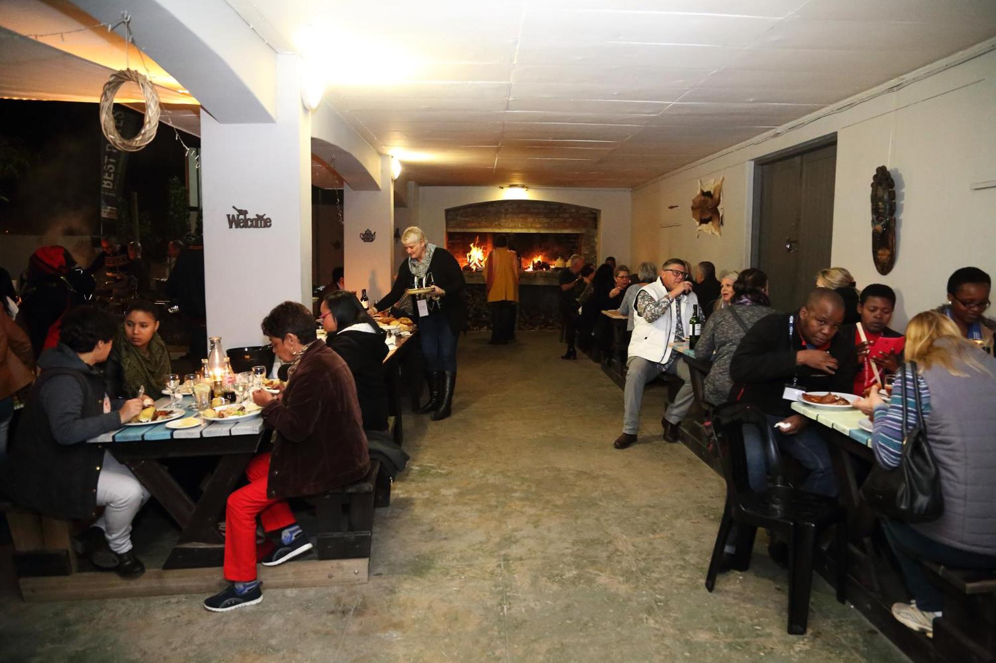The Backpack Shack Vandrarhem Mossel Bay Exteriör bild